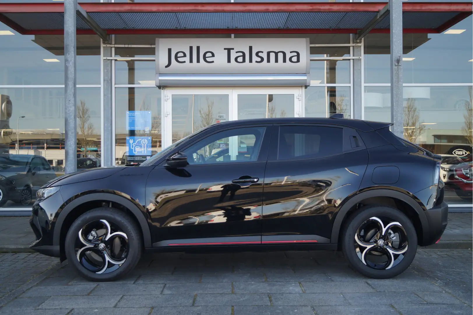 Alfa Romeo Junior 1.2 Turbo Hybrid Ibrida Speciale | Stoelverwarming Zwart - 2