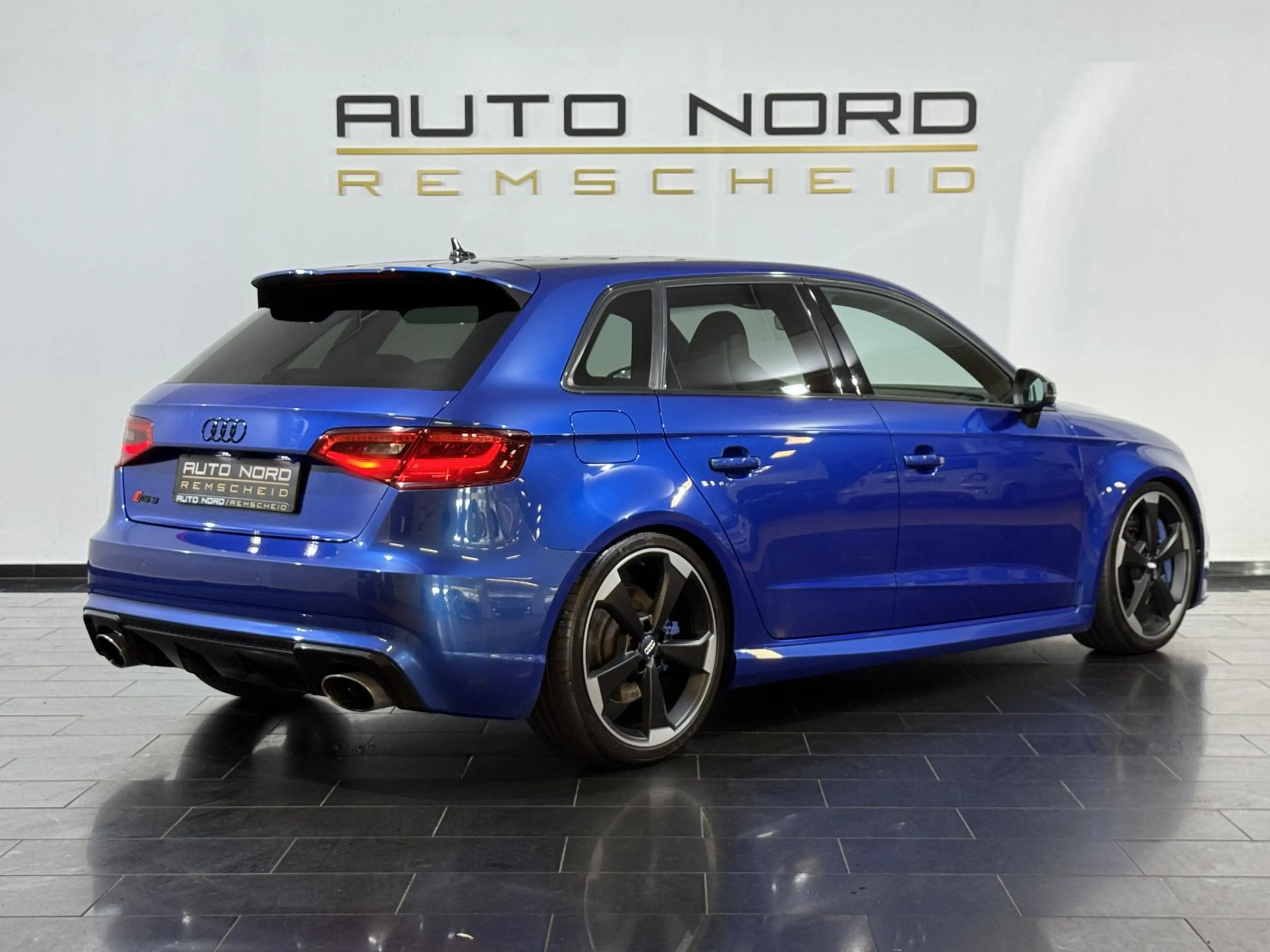 Audi RS3 2.5 TFSI quat.*B&O*Raute*KeyGo*Carbon* — photo 7