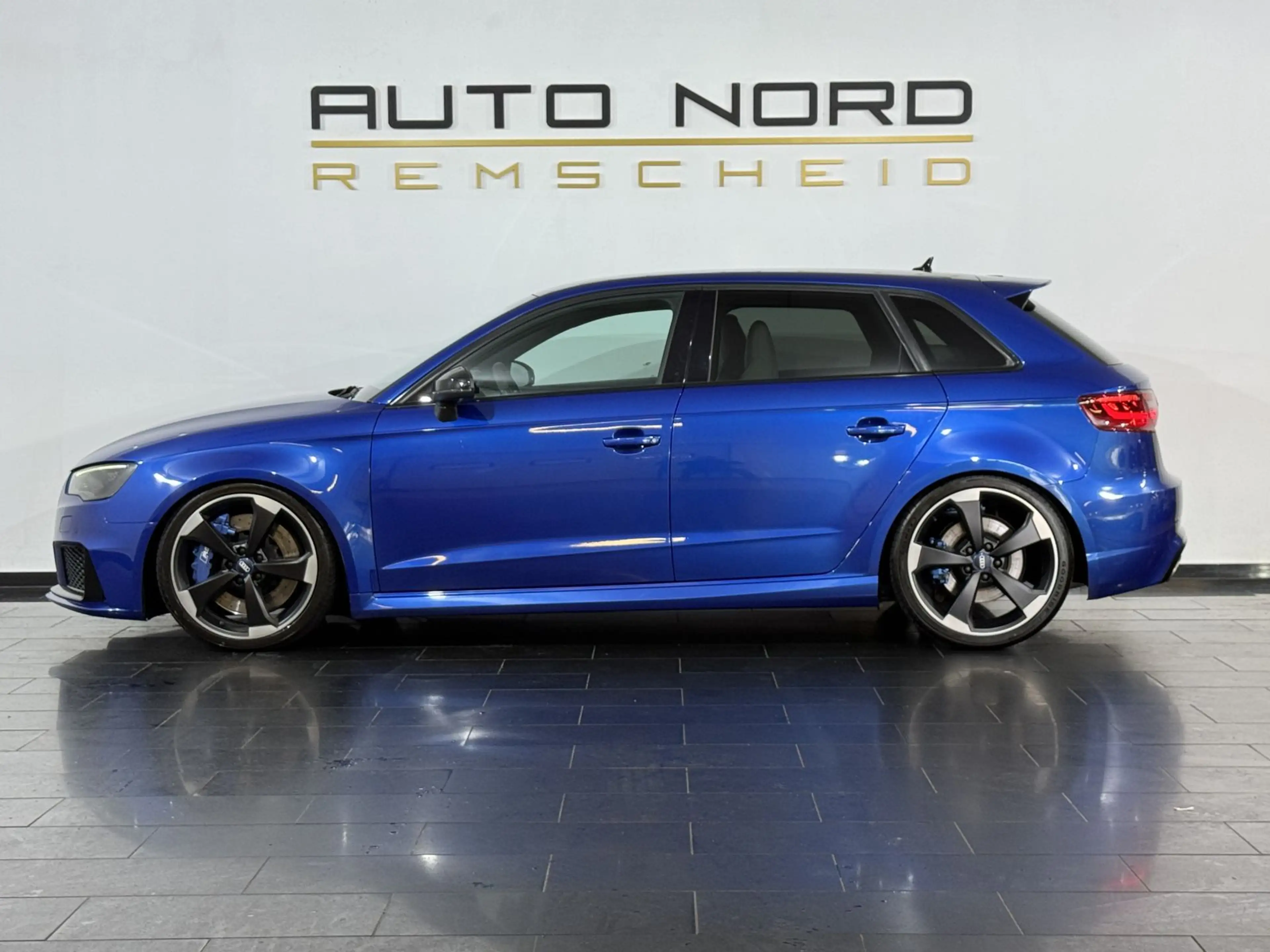 Audi RS3 2.5 TFSI quat.*B&O*Raute*KeyGo*Carbon* — photo 10