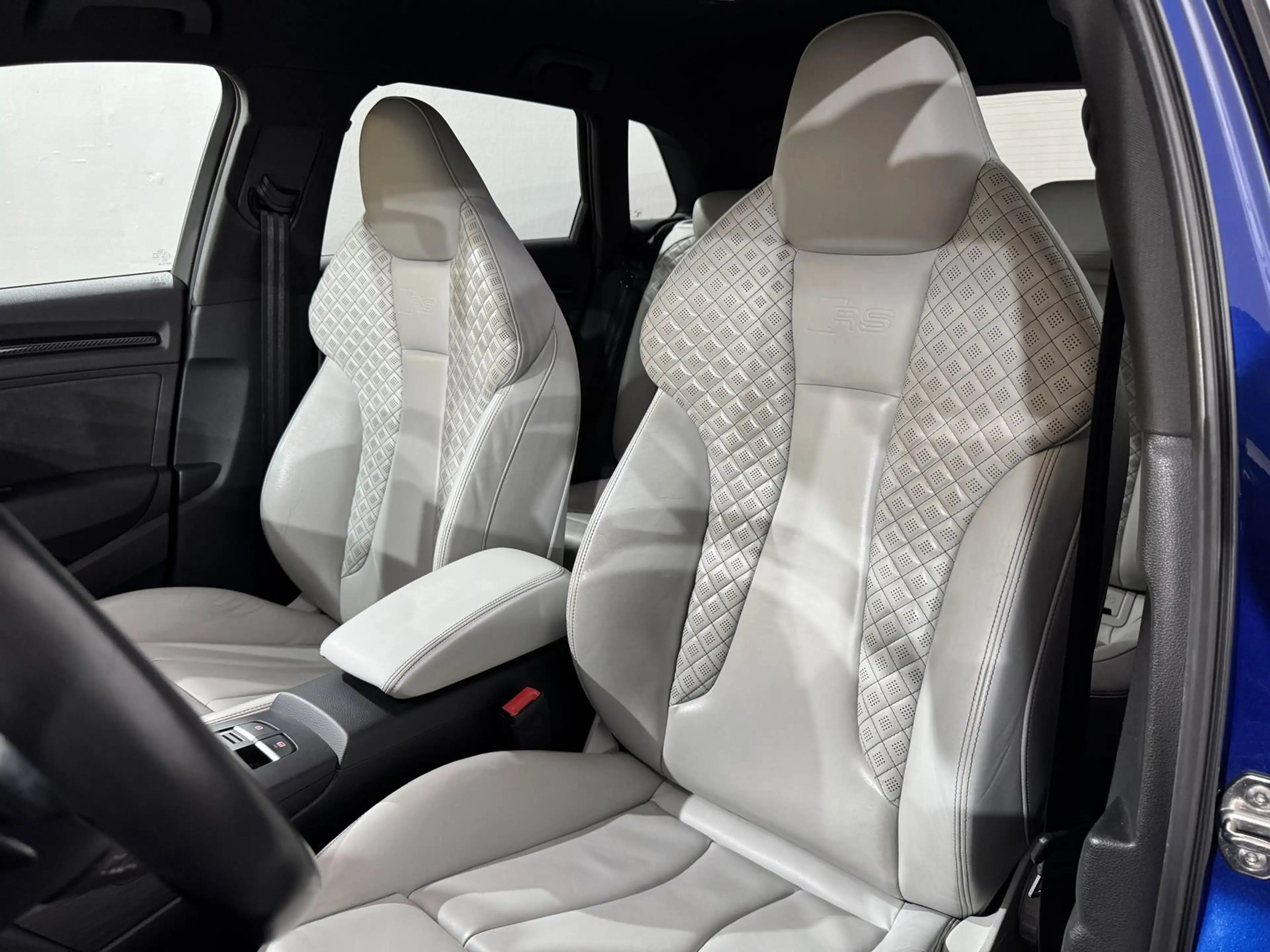 Audi RS3 2.5 TFSI quat.*B&O*Raute*KeyGo*Carbon* — photo 14