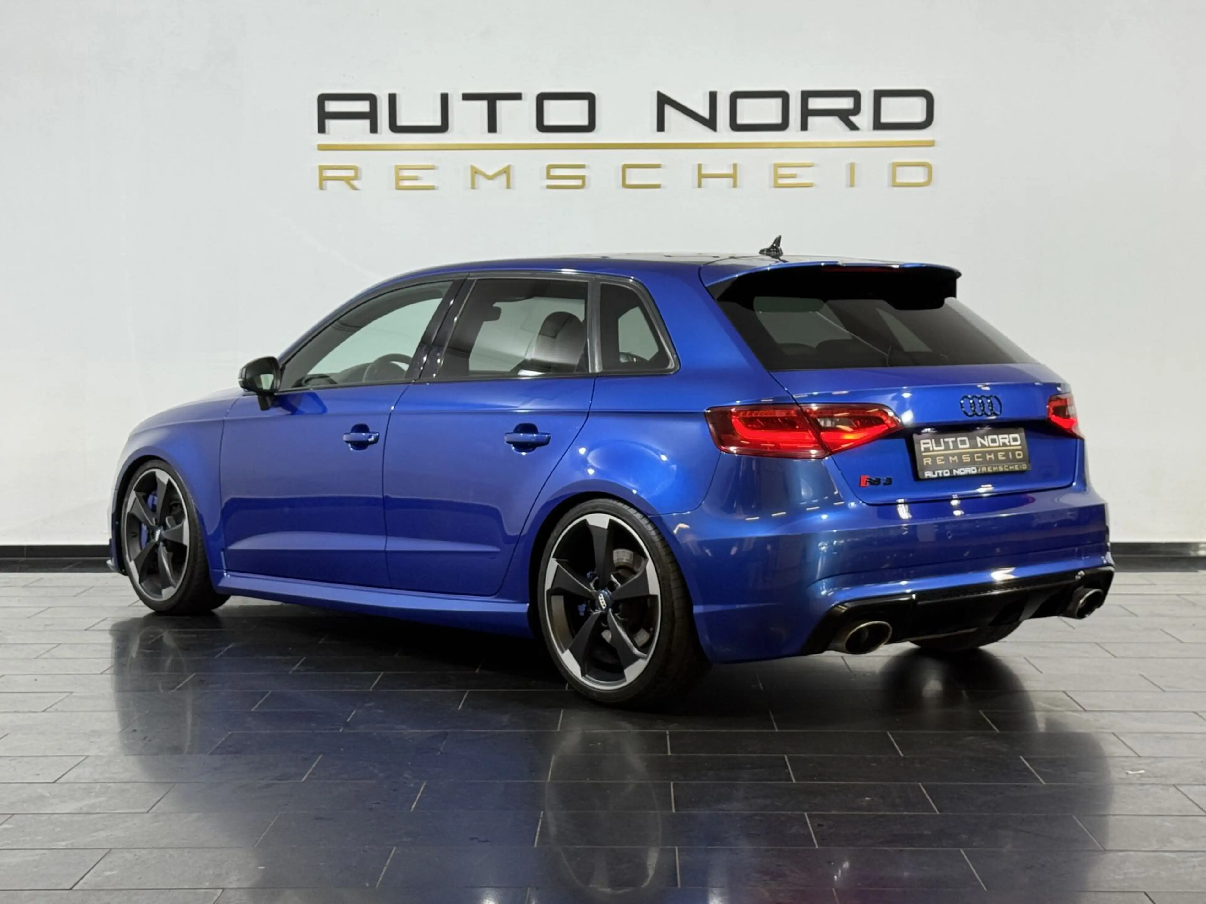 Audi RS3 2.5 TFSI quat.*B&O*Raute*KeyGo*Carbon* — photo 9