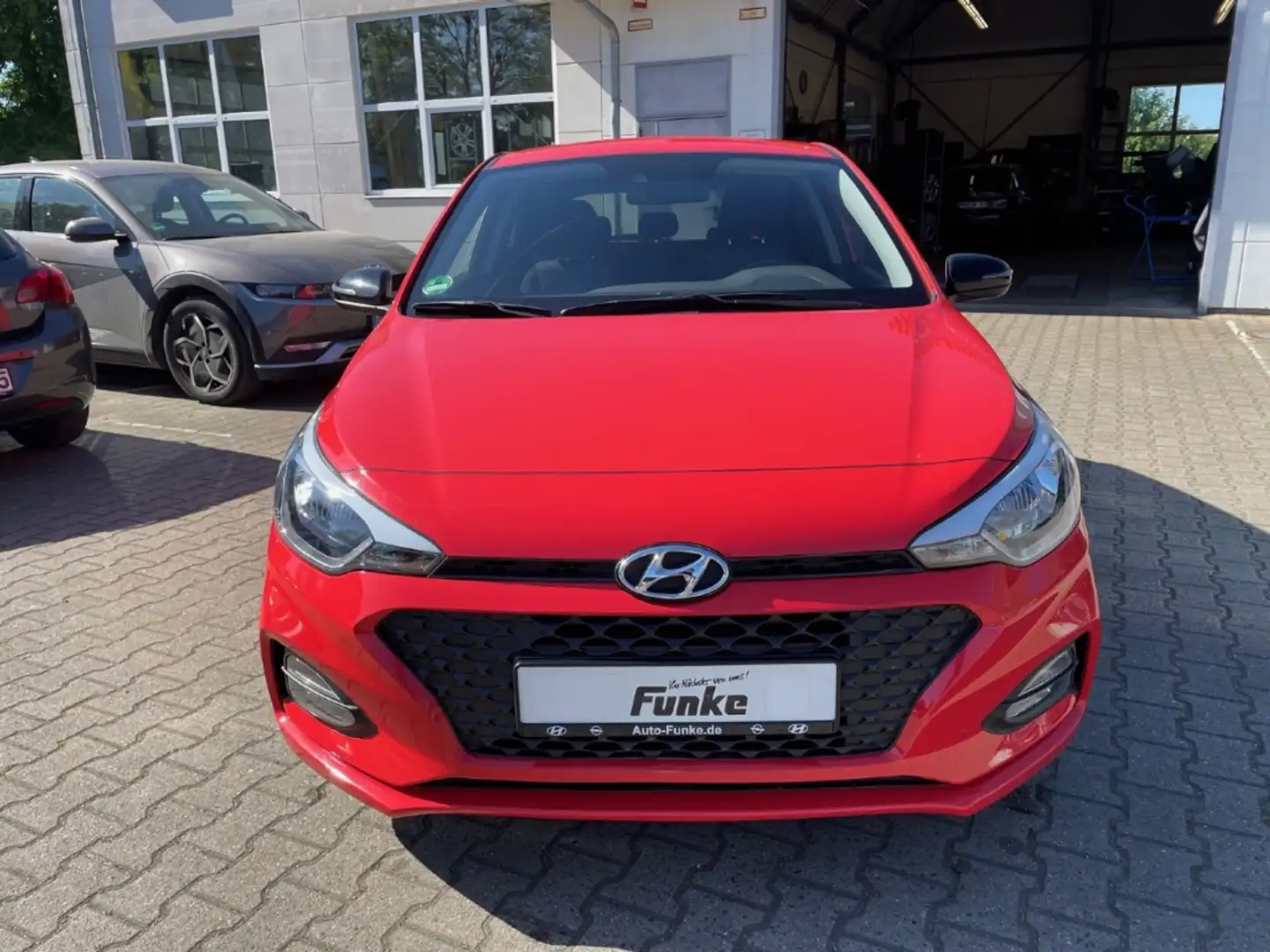 Hyundai i20 YES! 1.2 Apple CarPlay Android Auto DAB SHZ Lenkra Rot - 2
