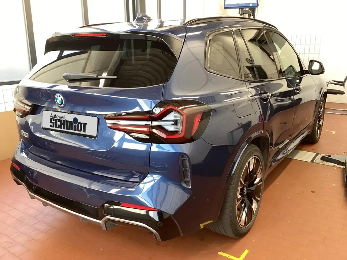 BMW iX3 IMPRESSIVE + 2Jahre-BPS.-GARANTIE Blau - 2