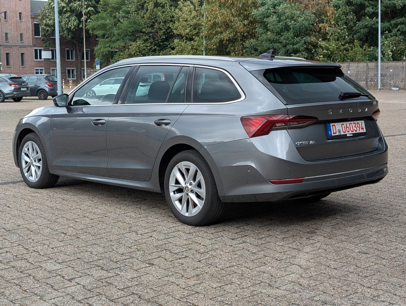 Skoda Octavia Combi Style MATRIX/ACC/HeadUp/Canton/EHK — photo 3