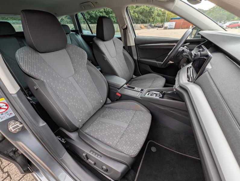 Skoda Octavia Combi Style MATRIX/ACC/HeadUp/Canton/EHK — photo 14