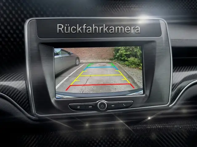 Volkswagen T-Roc view 3