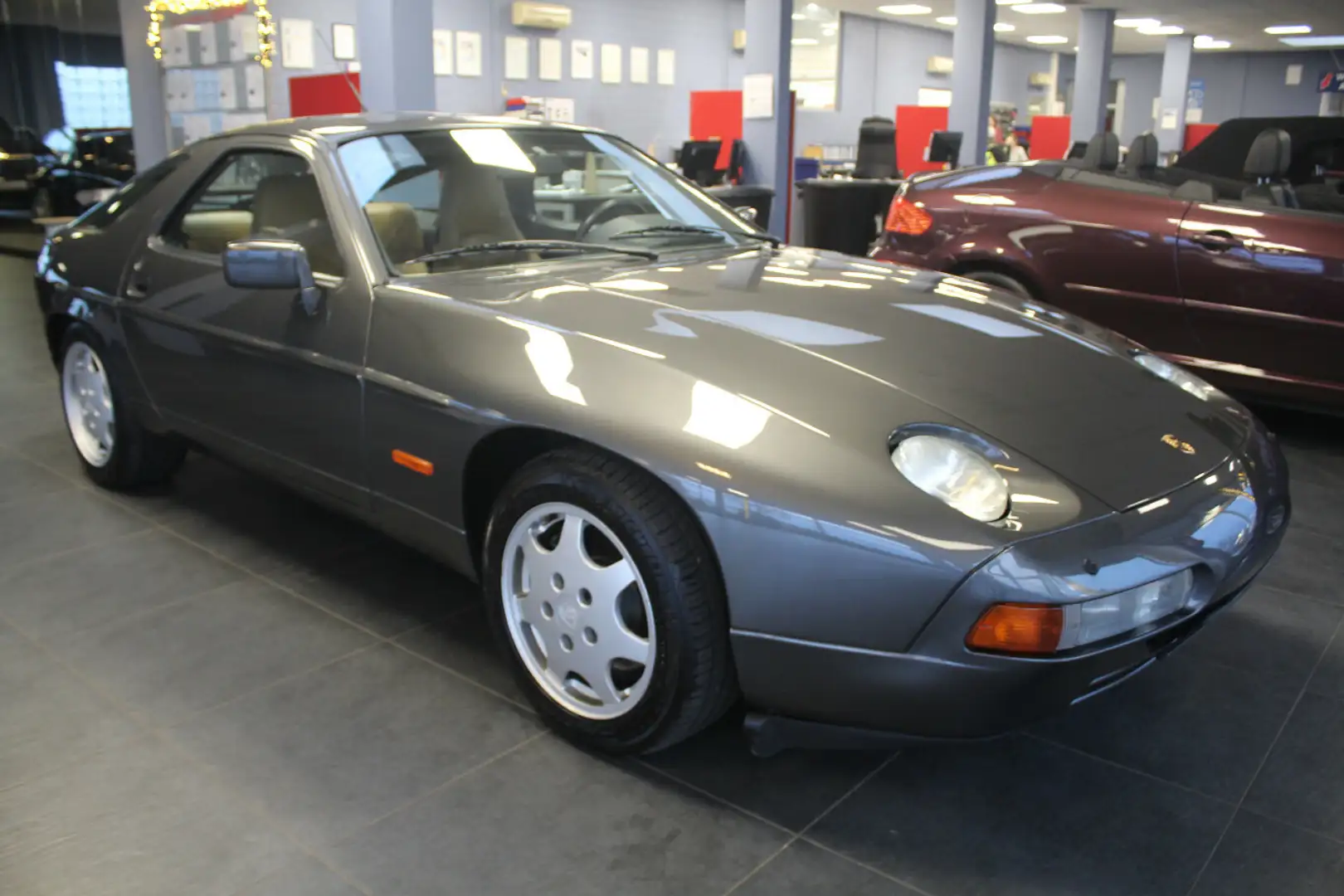Porsche 928 GT - OLDTIMER - Schiebedach - Klima - Gris - 1