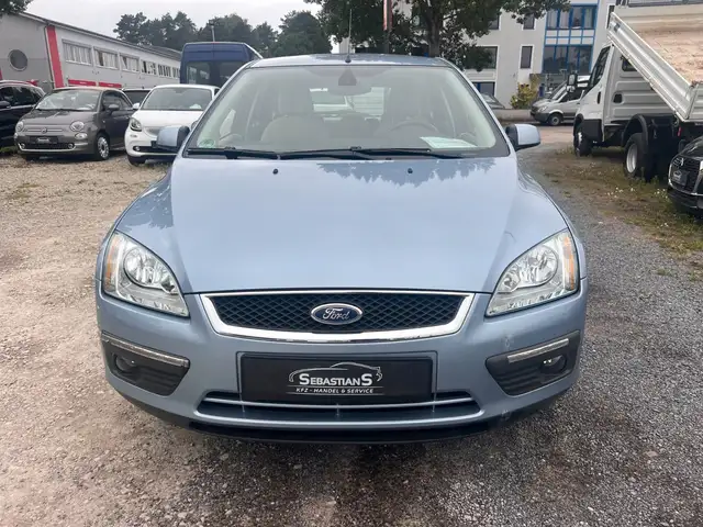 Ford Focus view 2