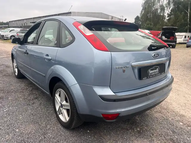 Ford Focus view 6