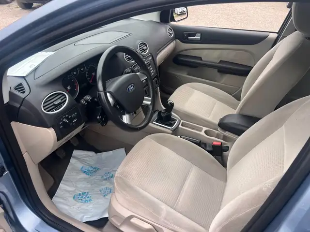 Ford Focus view 7