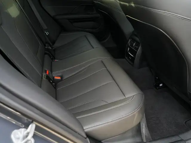 BMW M view 11