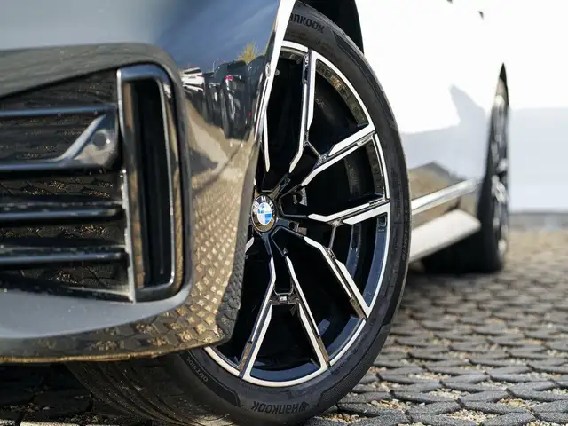 BMW M view 4