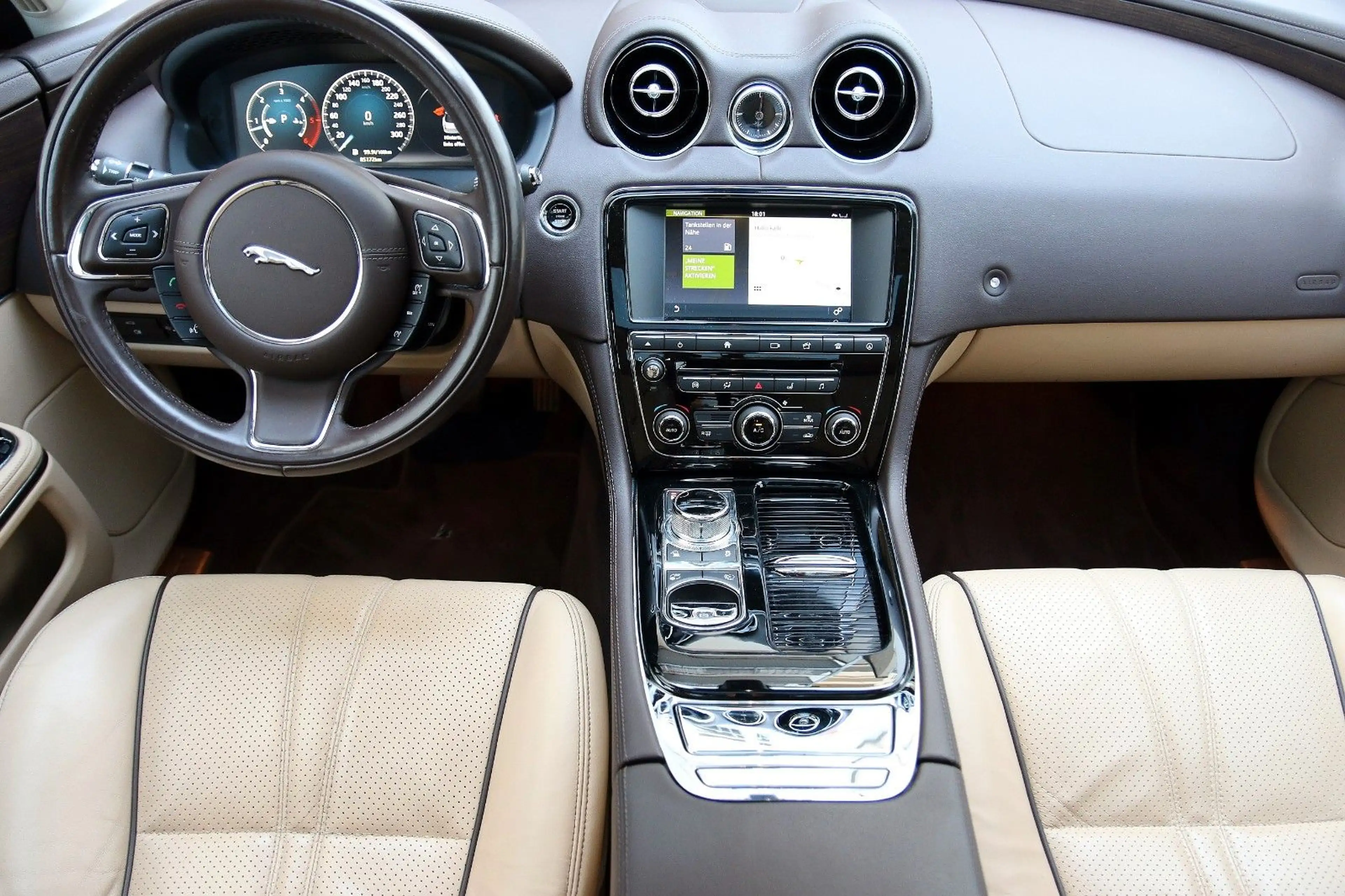 Jaguar XJ Premium Luxury Pano SoftClose Kamera — photo 9