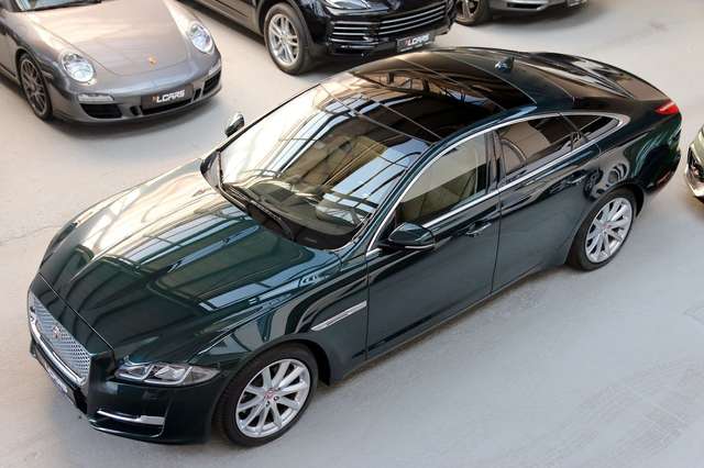 Imagine Jaguar XJ Premium Luxury Pano SoftClose Kamera