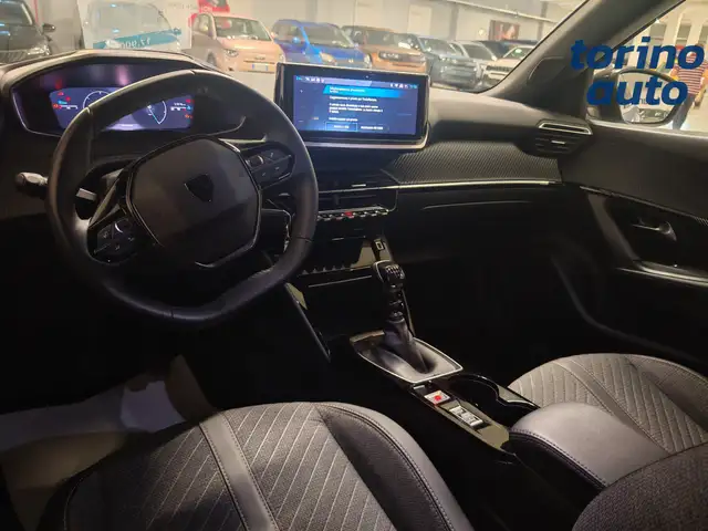 Peugeot 2008 view 8