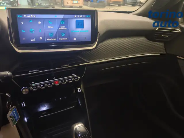 Peugeot 2008 view 10