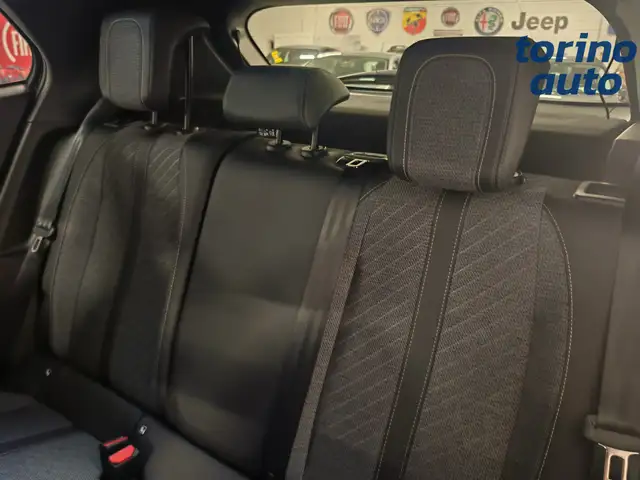 Peugeot 2008 view 7