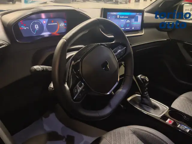 Peugeot 2008 view 5