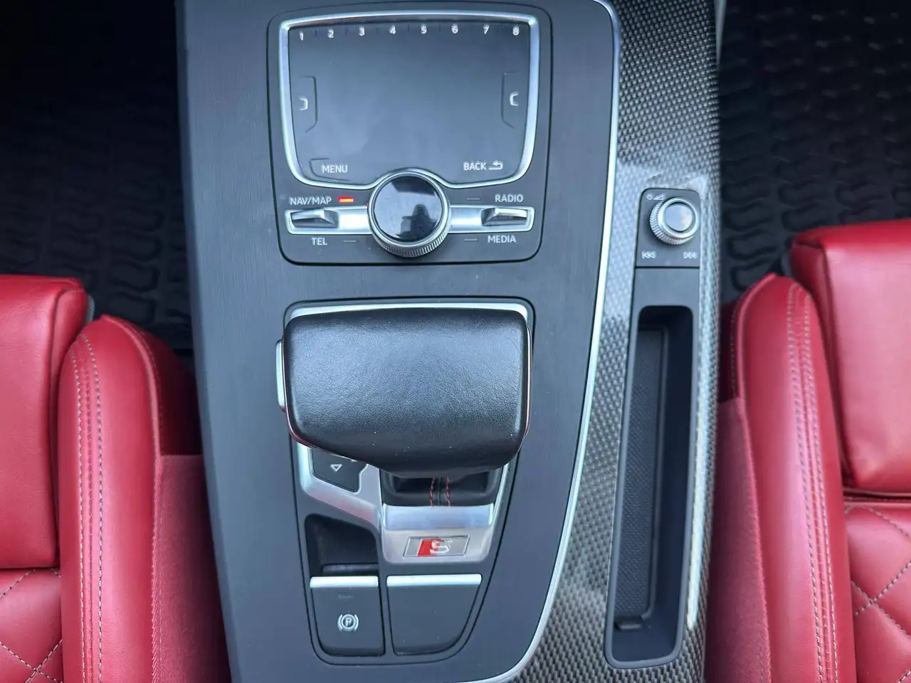 Audi SQ5 снимка Audi SQ5