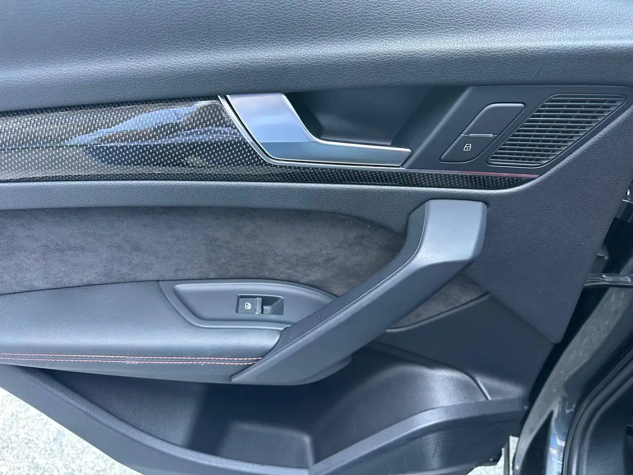 Audi SQ5 снимка Audi SQ5