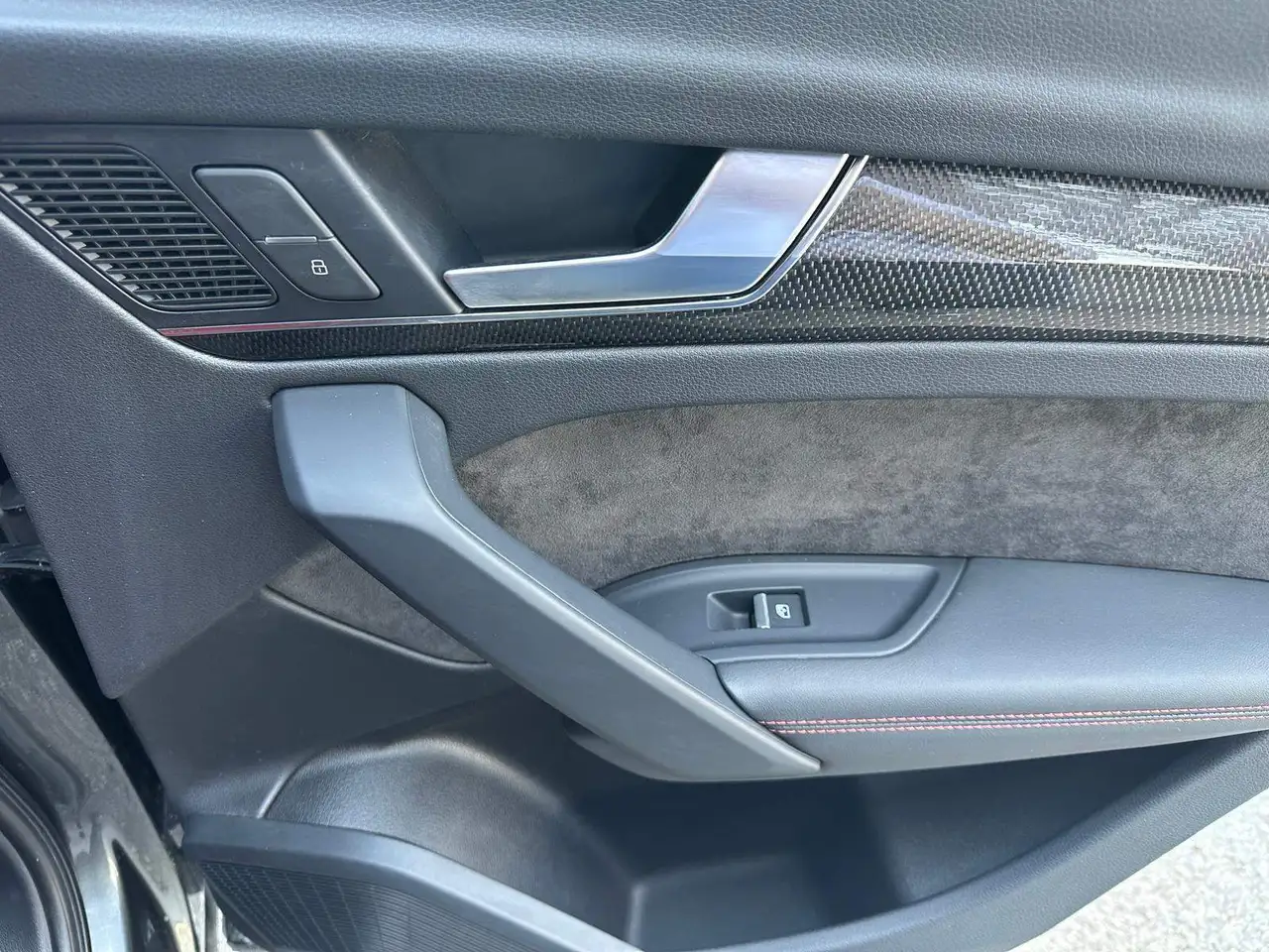 Audi SQ5 снимка Audi SQ5