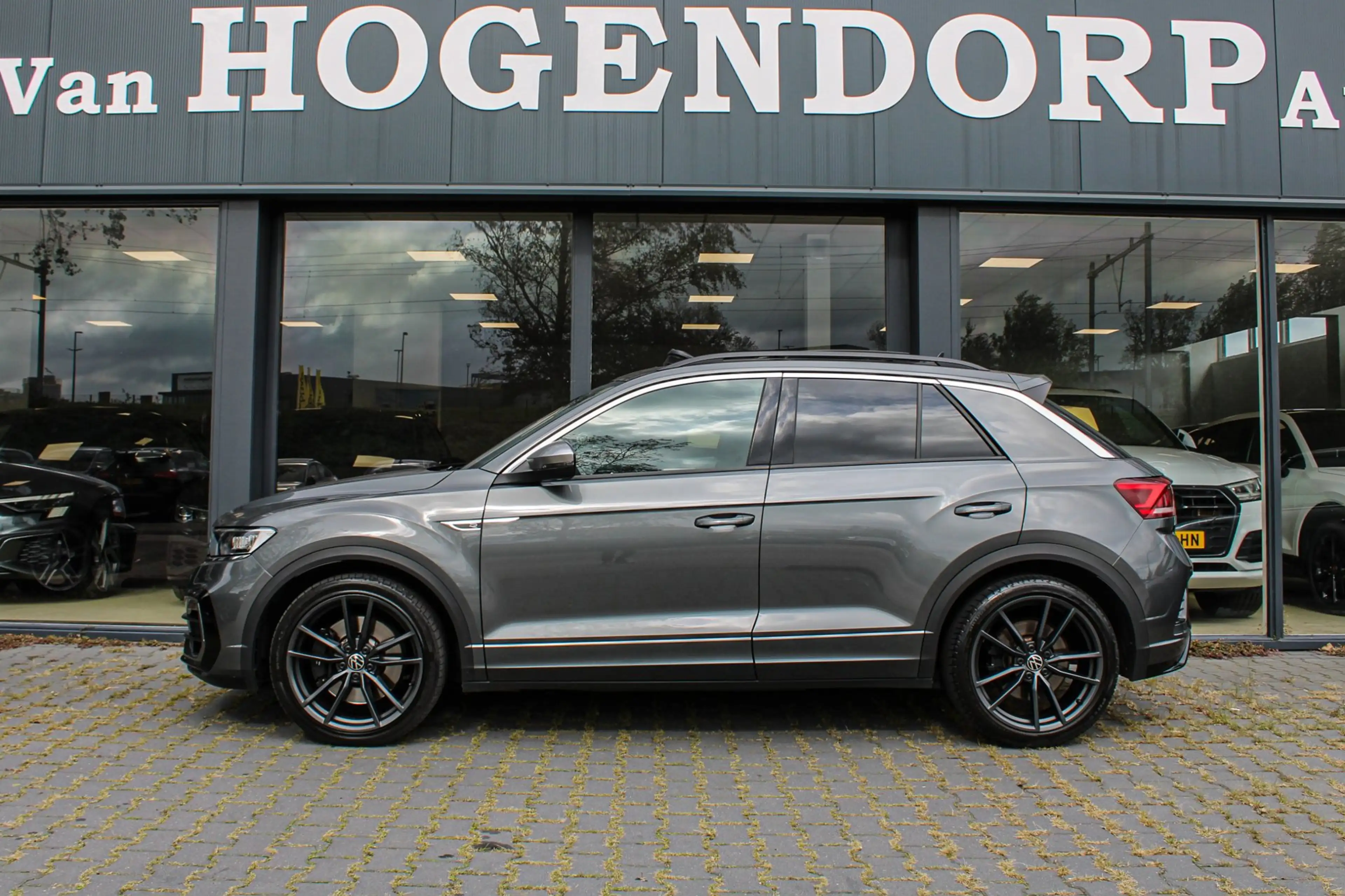 Volkswagen T-Roc 2.0 TSI 4Motion R PANO NAVI CAMERA LEER — photo 4