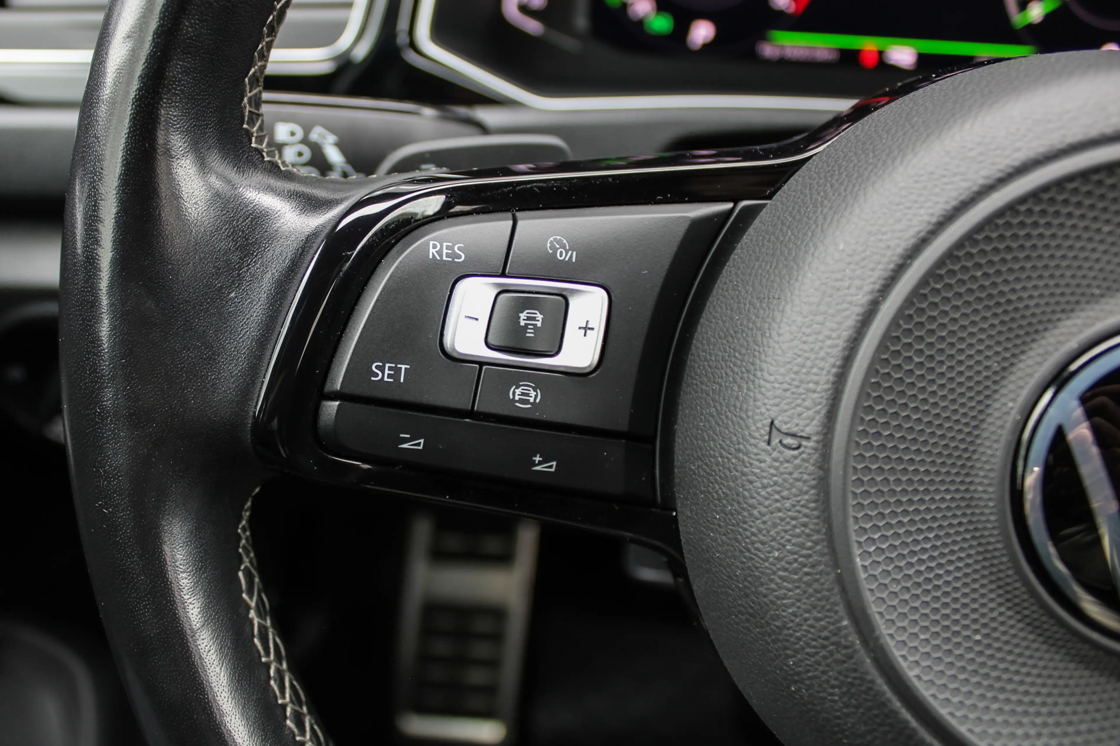 Volkswagen T-Roc 2.0 TSI 4Motion R PANO NAVI CAMERA LEER — photo 20