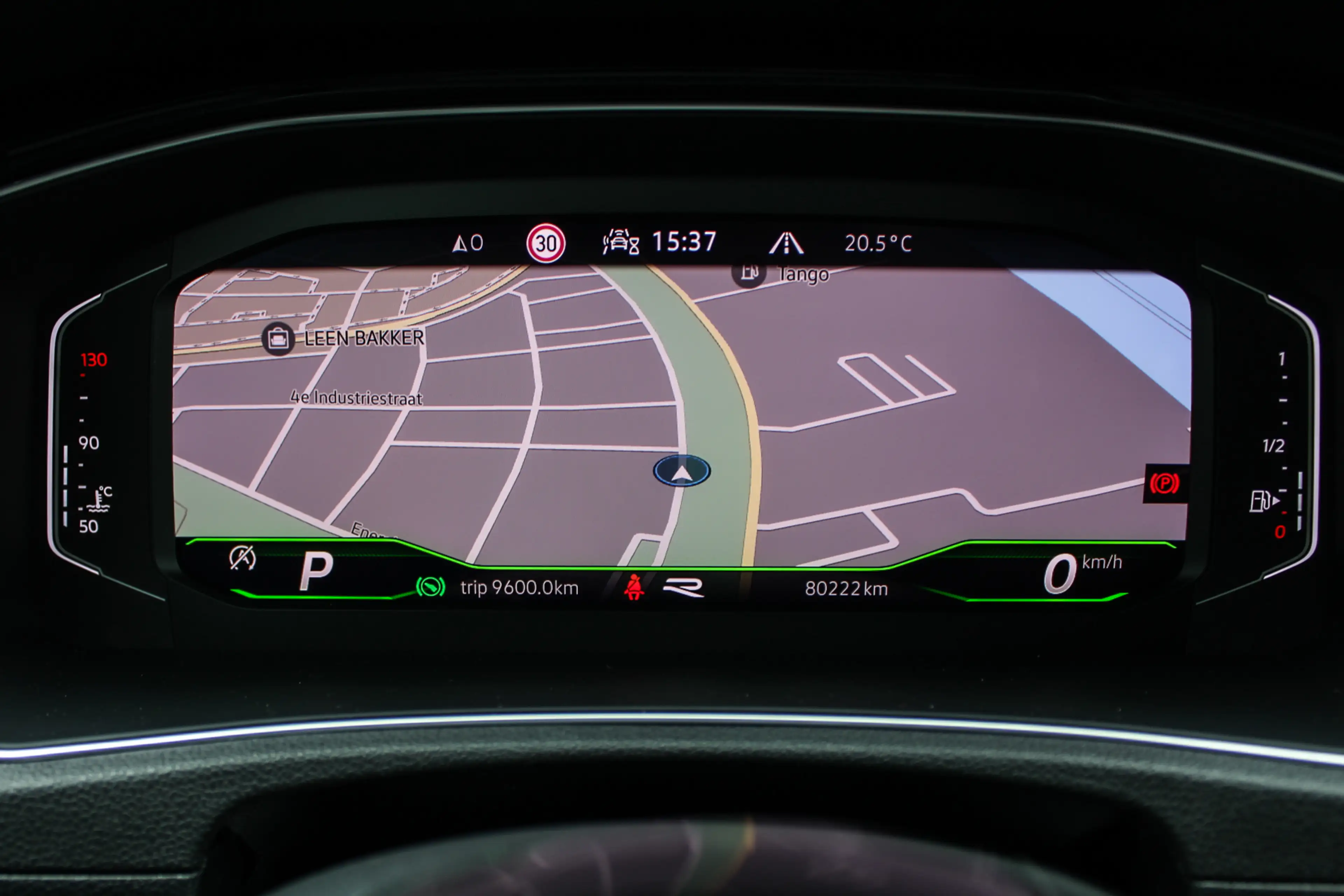 Volkswagen T-Roc 2.0 TSI 4Motion R PANO NAVI CAMERA LEER — photo 23