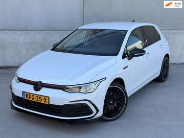 1.5 eTSI 19'' CarPlay Sfeer Navi ACC Keyless Stuur