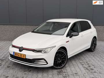 1.5 eTSI 19'' CarPlay Sfeer Navi ACC Keyless Stuur