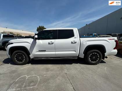Toyota Tundra LIMITED CREWMAX 3.4 V6 LICHTE SCHADE!!!