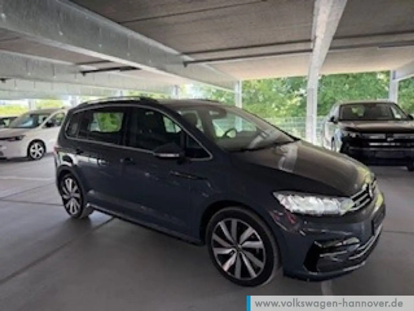 Volkswagen Touran 1.5 TSI DSG Highline R-Line Navi LED DigC Grau - 2