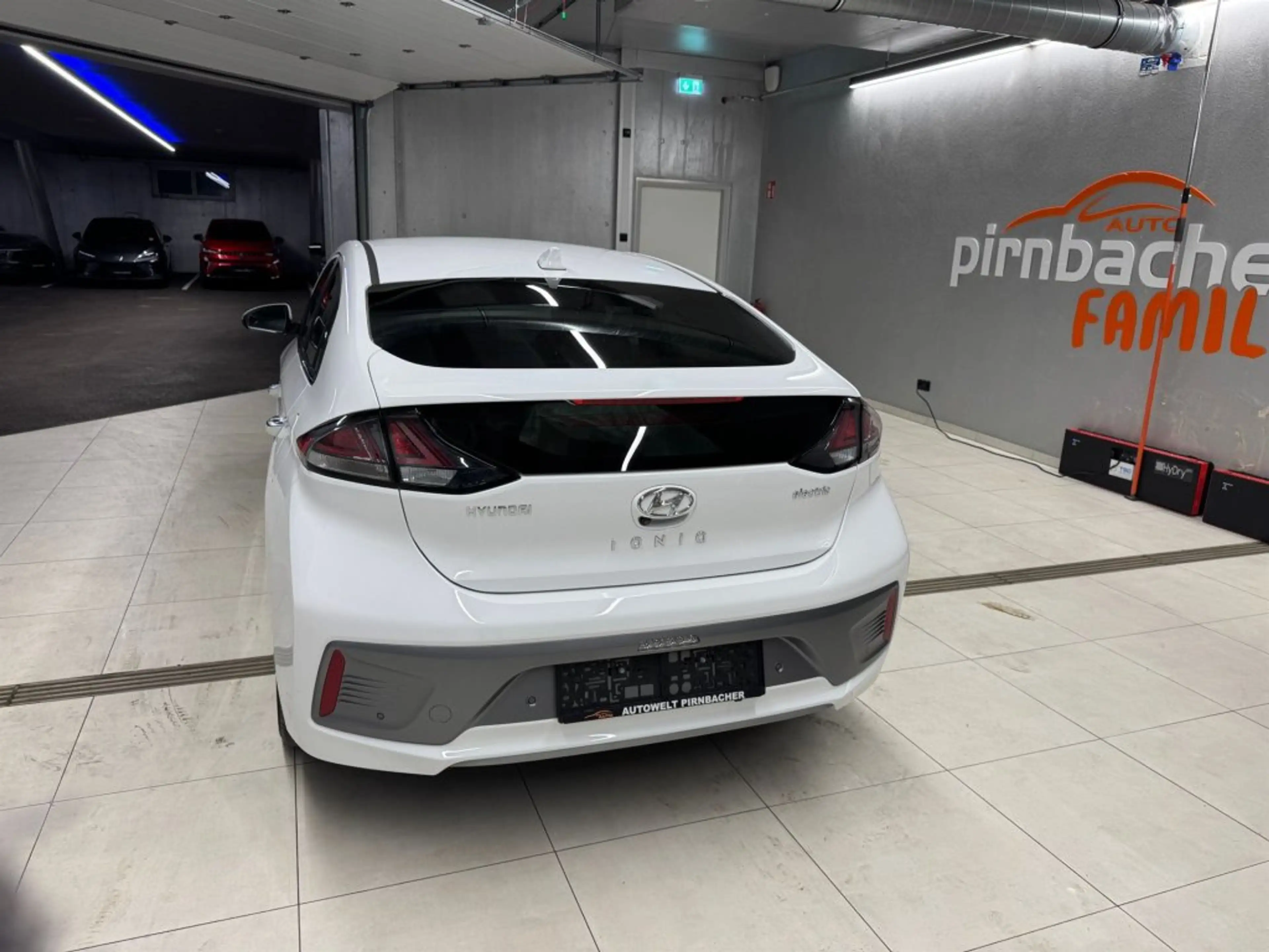 Hyundai IONIQ Elektro Level 4 i1e40-O7 — photo 5