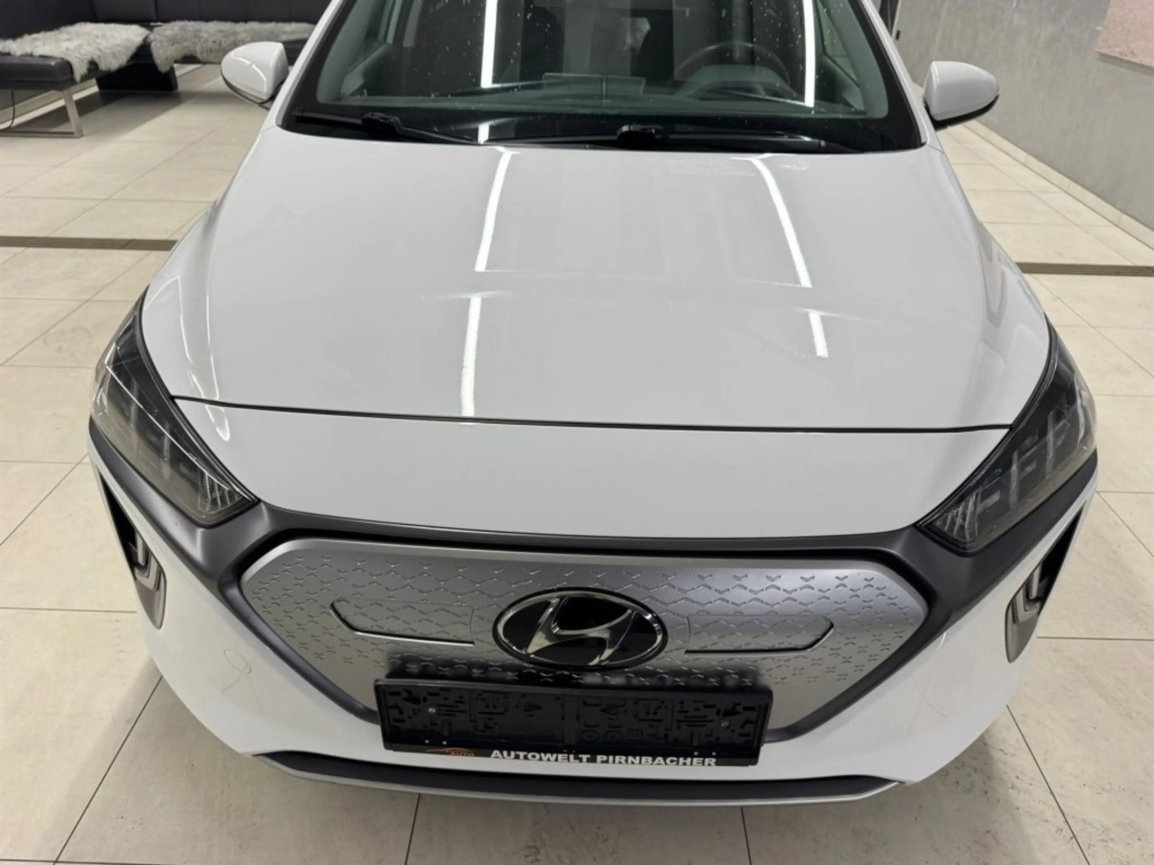 Hyundai IONIQ Elektro Level 4 i1e40-O7 — photo 4