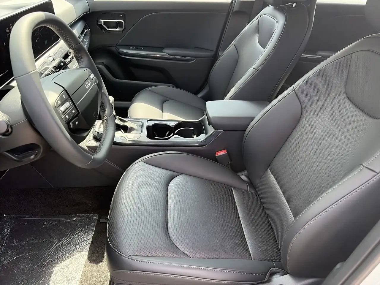 Kia K4 снимка Kia K4