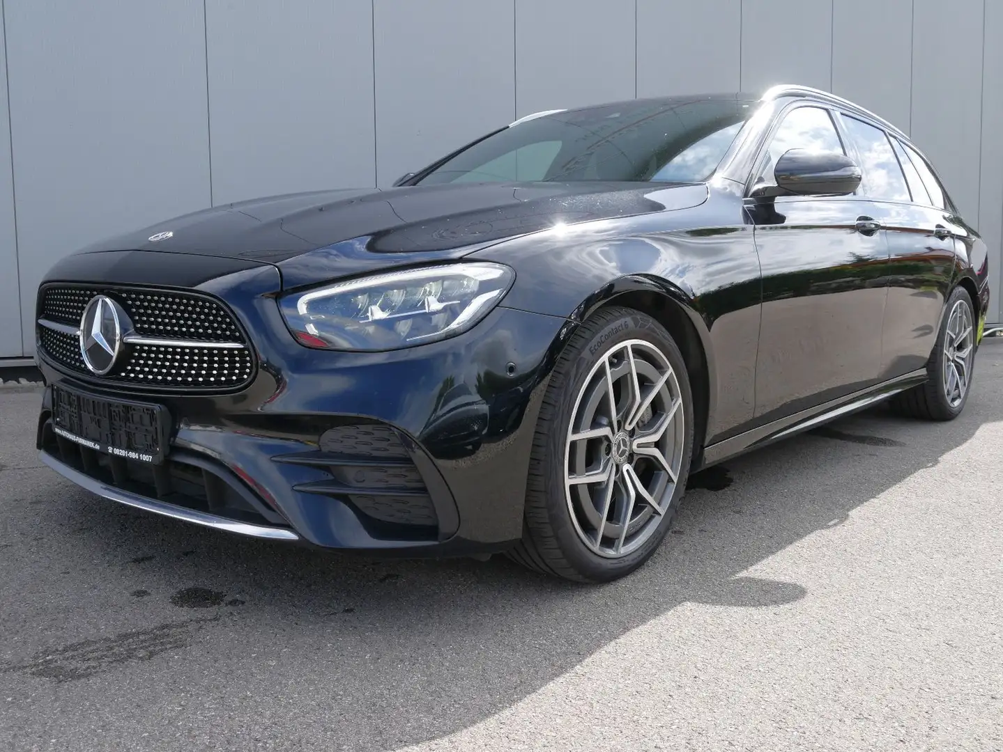 Mercedes-Benz E 400 d T 4Matic AMG-LINE NAVI/LED/RFK/HUP/AHK Schwarz - 1