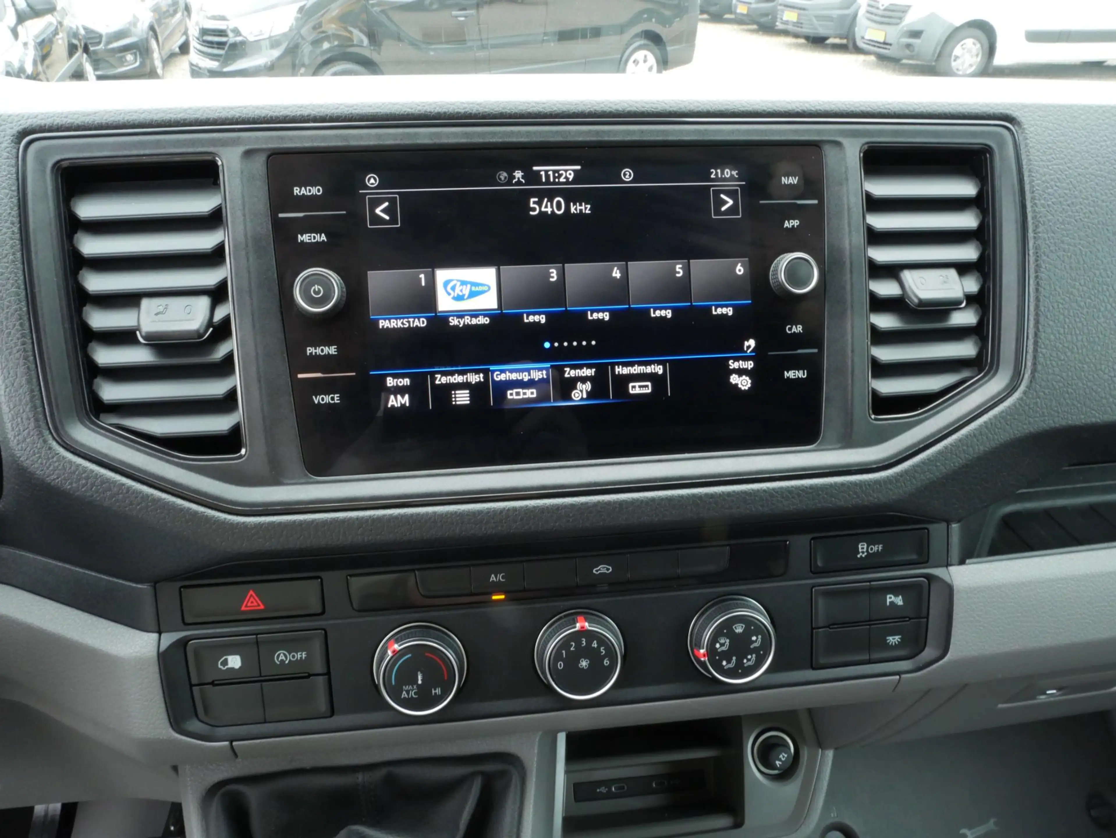 Volkswagen Crafter 2.0 TDI 140PK L3H3 Airco Camera Imperiaal Trekhaak — photo 18