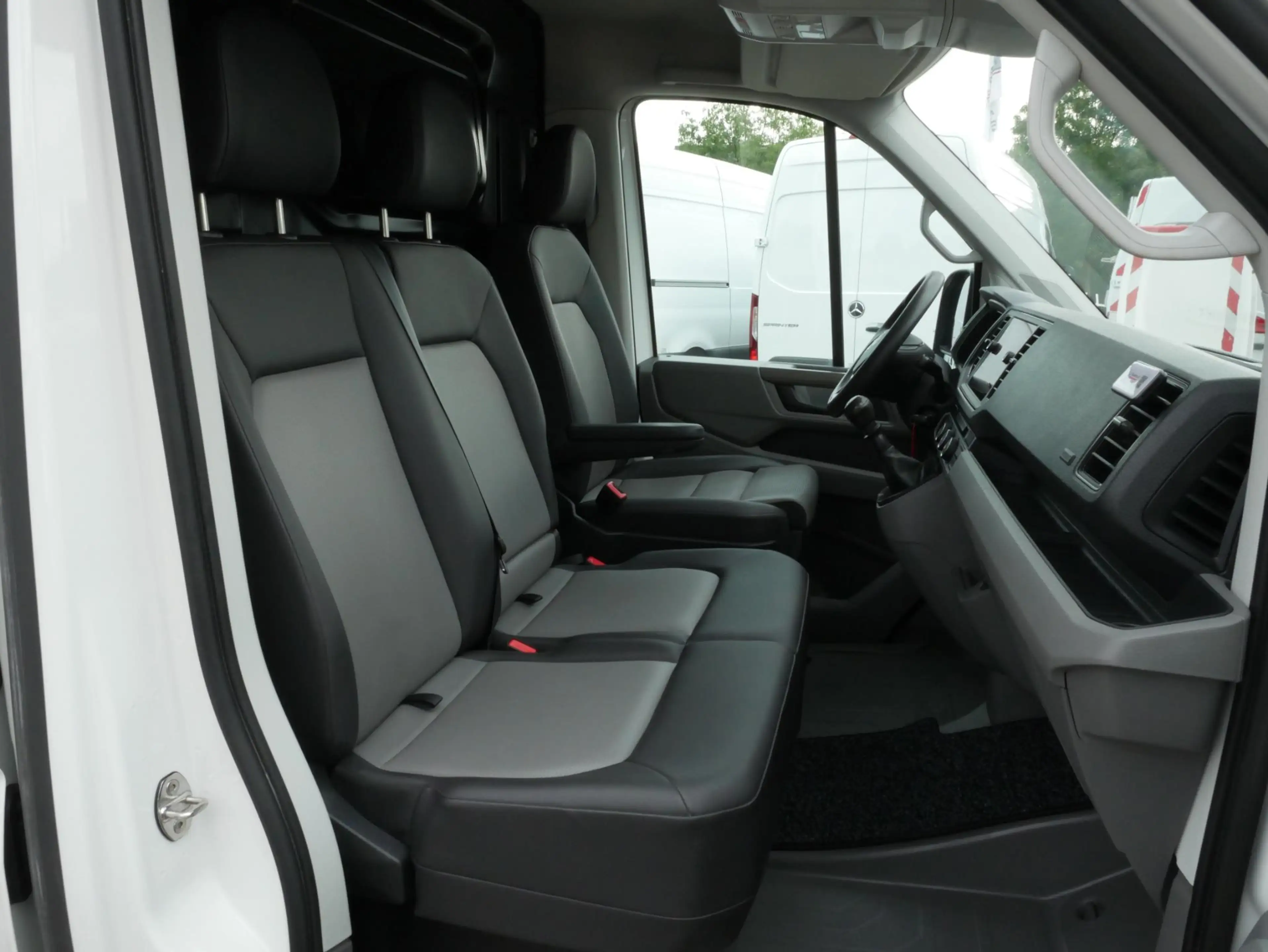 Volkswagen Crafter 2.0 TDI 140PK L3H3 Airco Camera Imperiaal Trekhaak — photo 13