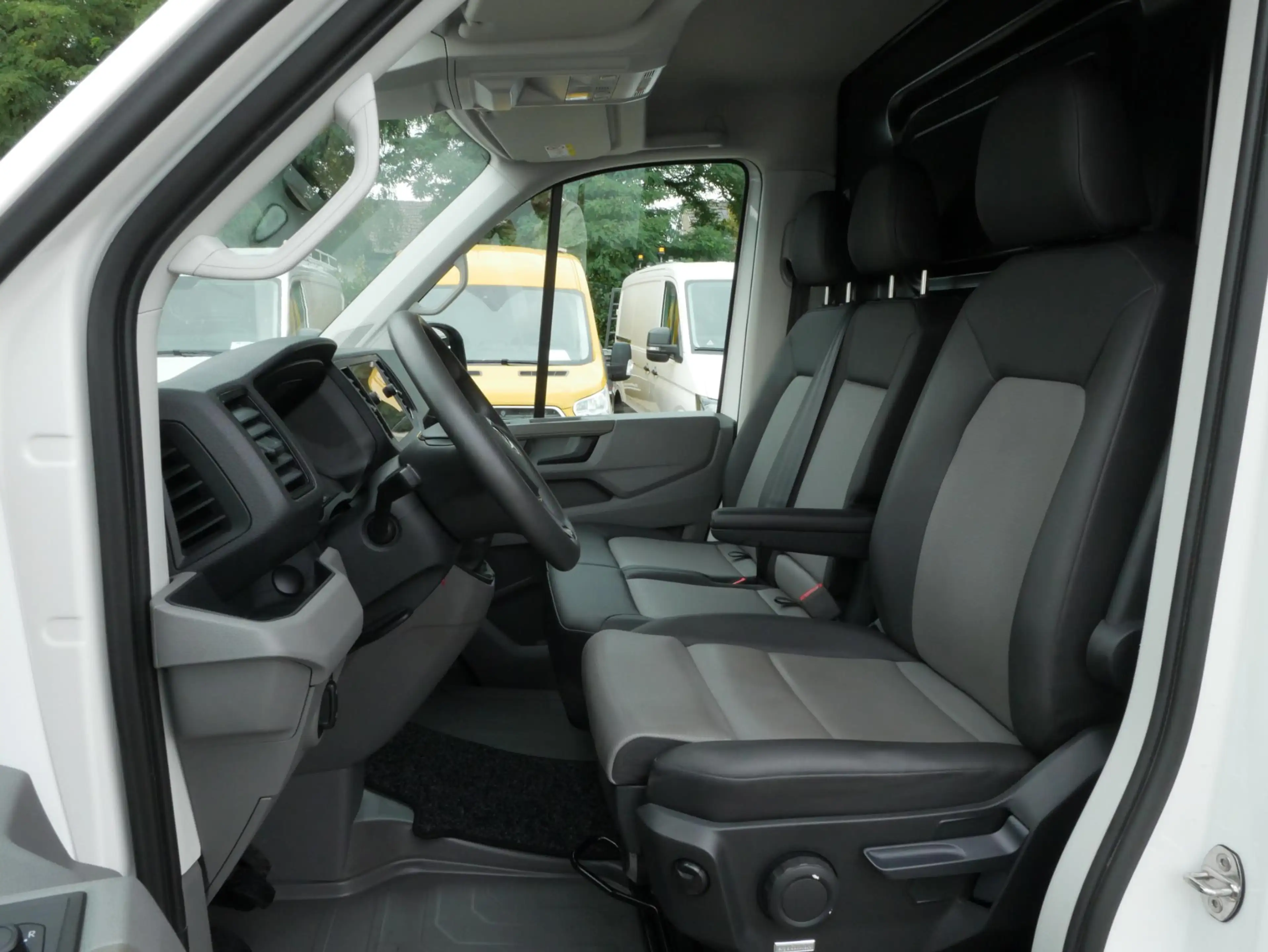 Volkswagen Crafter 2.0 TDI 140PK L3H3 Airco Camera Imperiaal Trekhaak — photo 9