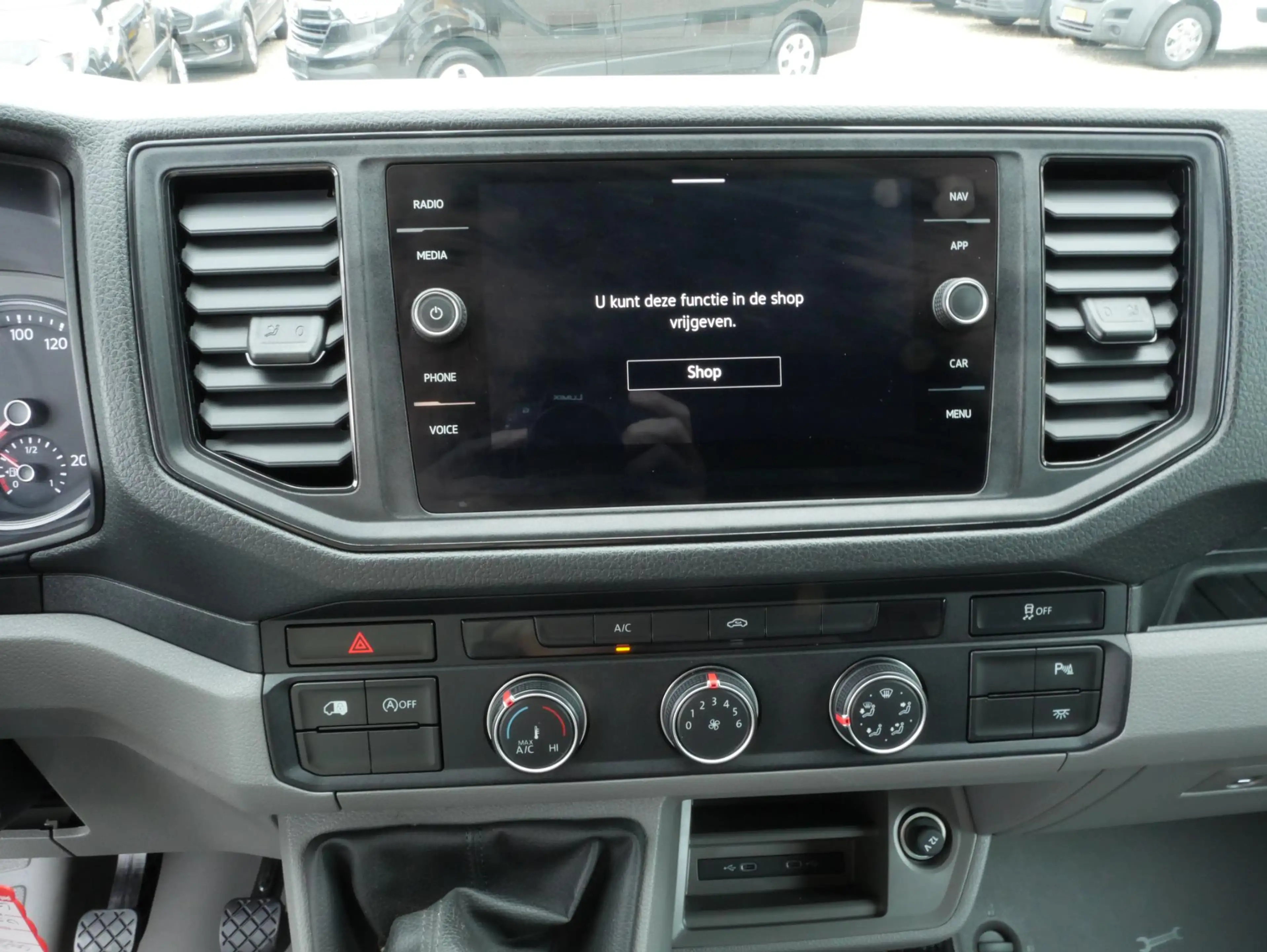 Volkswagen Crafter 2.0 TDI 140PK L3H3 Airco Camera Imperiaal Trekhaak — photo 15