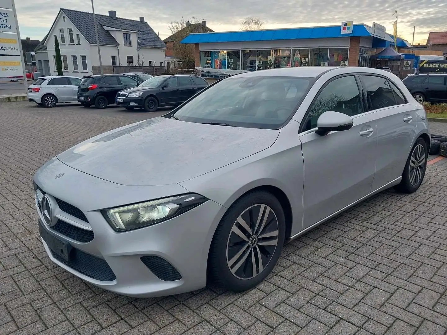 Mercedes-Benz A 220 A220d 8G-DCT/Memory-Sitze/Kamera/LED/Shz/ACC Argent - 1