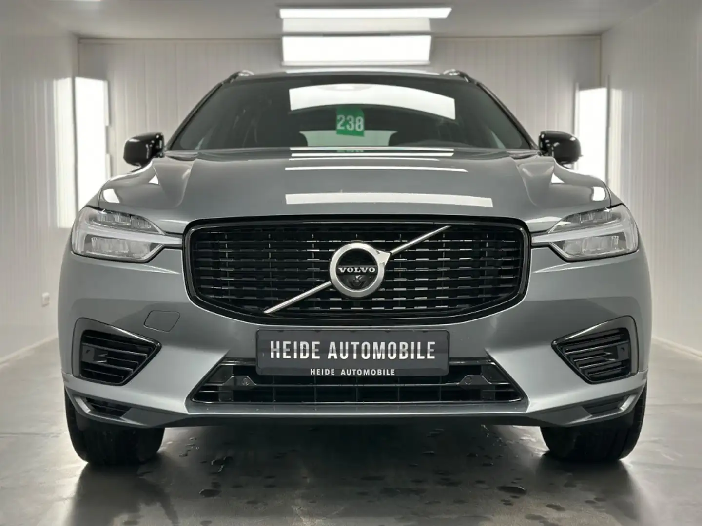 Volvo XC60 R Design T8  Recharge Plug-In Hybrid AWD Gris - 2