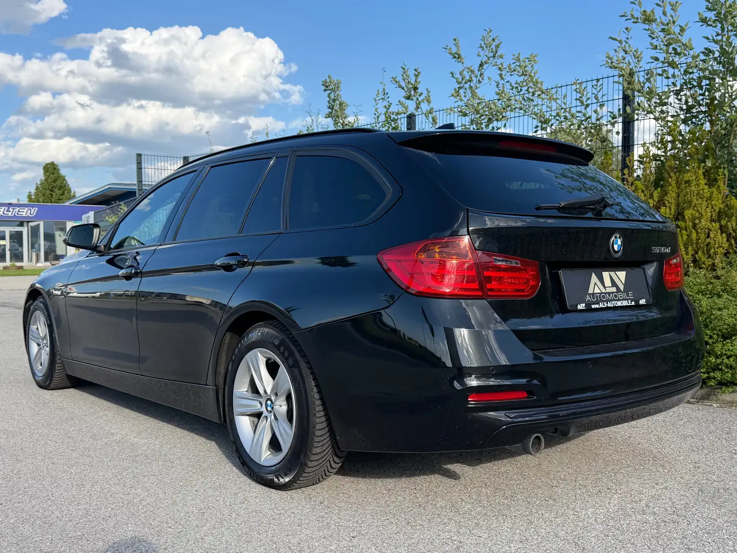BMW 320 320 d Efficient Dynamics Edition Schwarz - 2