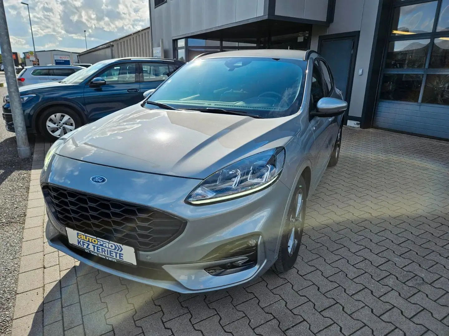 Ford Kuga ST-Line ACC Kamera Navi Silber - 1