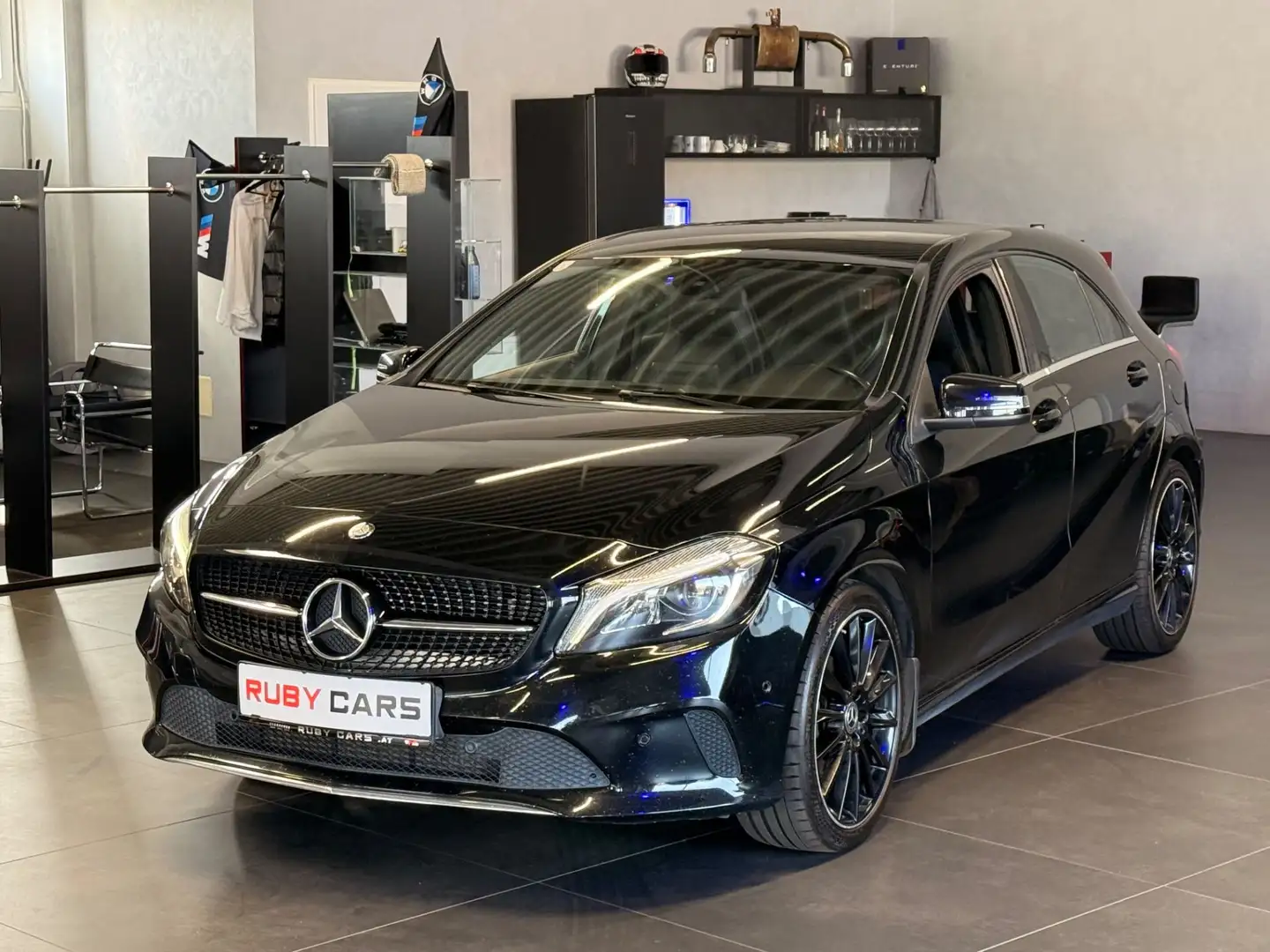 Mercedes-Benz A 180 A-Klasse A 180 CDI Style Automatik Schwarz - 1