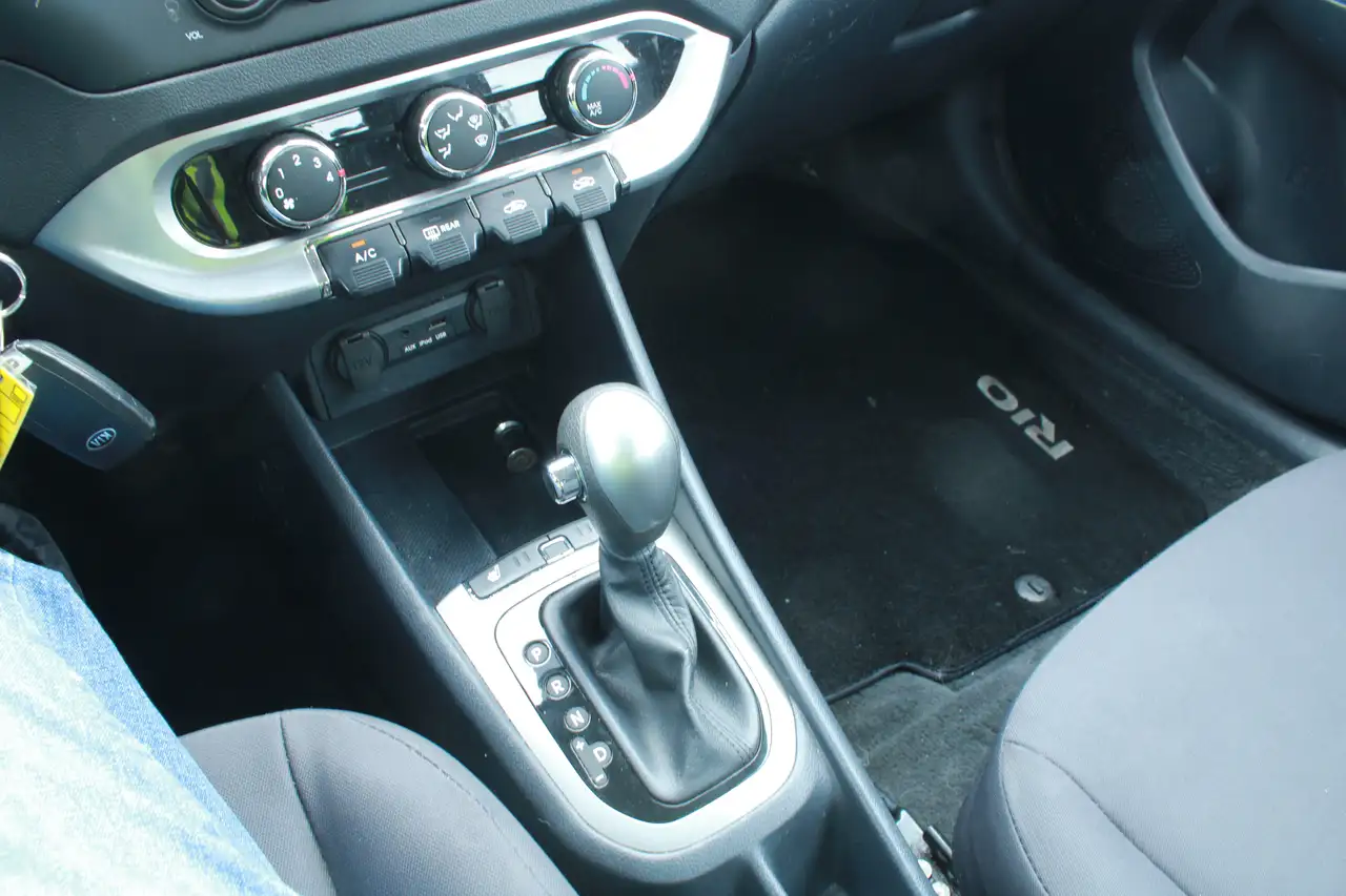 Kia Rio снимка Kia Rio
