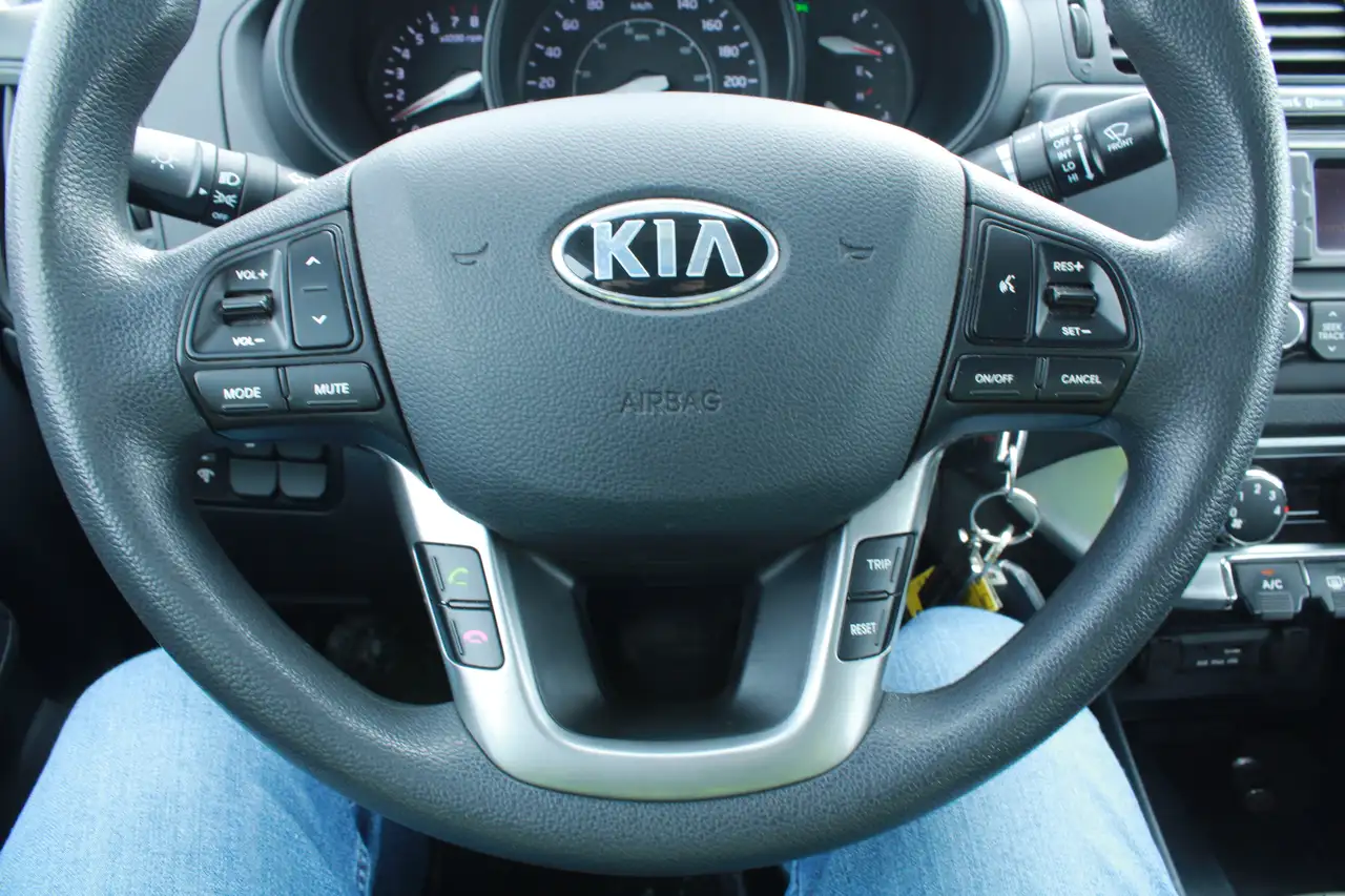 Kia Rio снимка Kia Rio