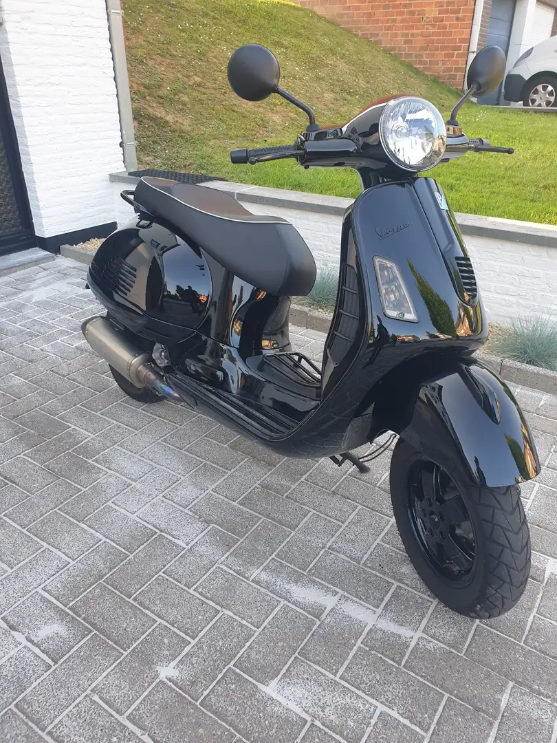 Vespa GTS Super 300 Czarny - 2