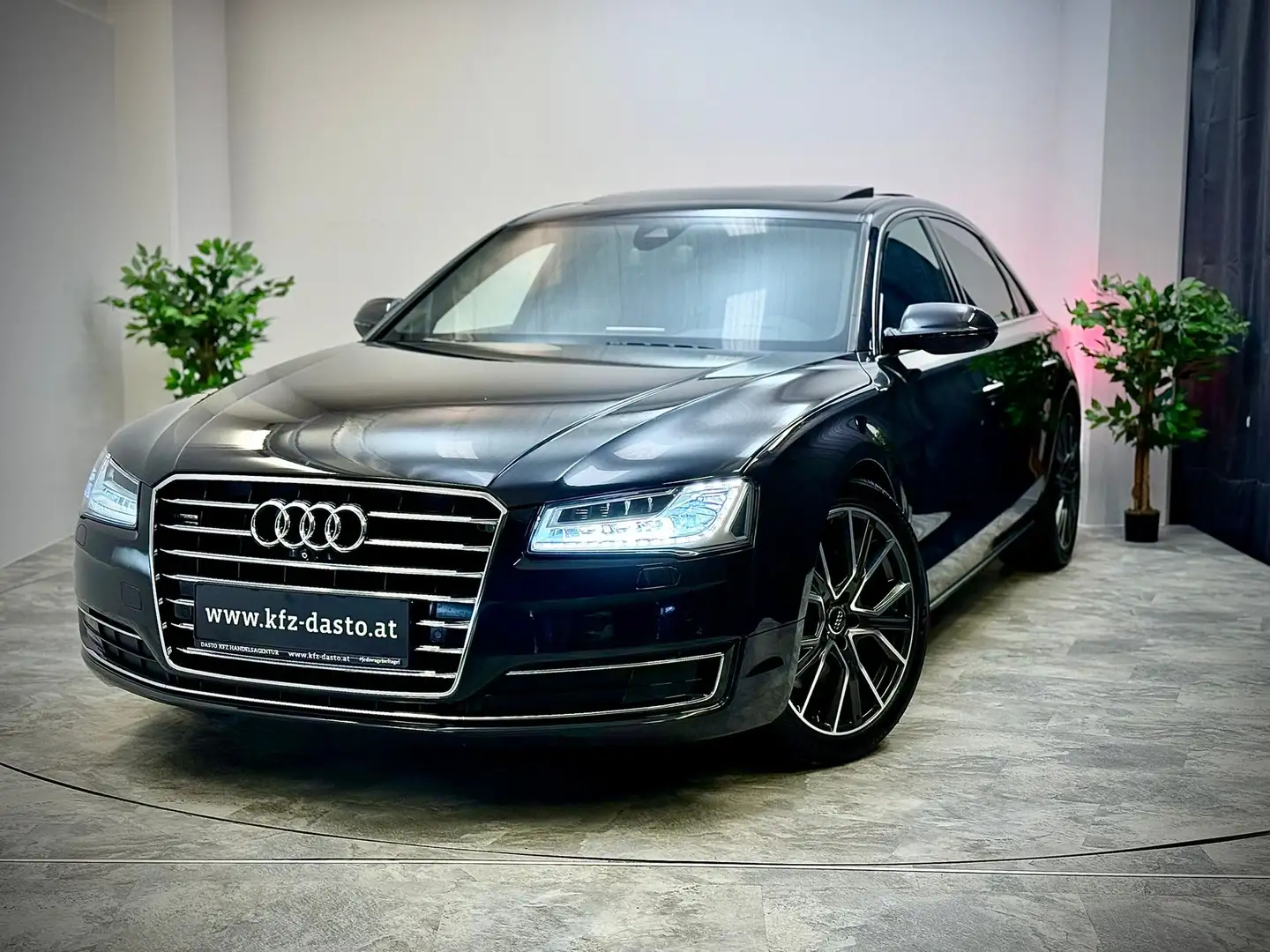 Audi A8 3,0 TDI II LANG II  PANO II QAUTTRO Grau - 1