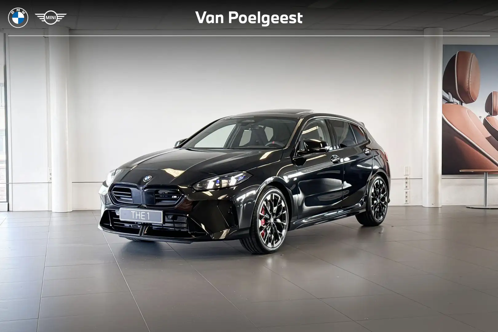 BMW 135 1 Serie M135 xDrive BMW 1 Serie M135i xDrive | M S Zwart - 1